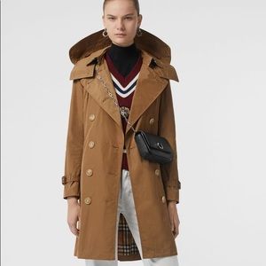 SOLD! Burberry Kensington Trench w/ Hood